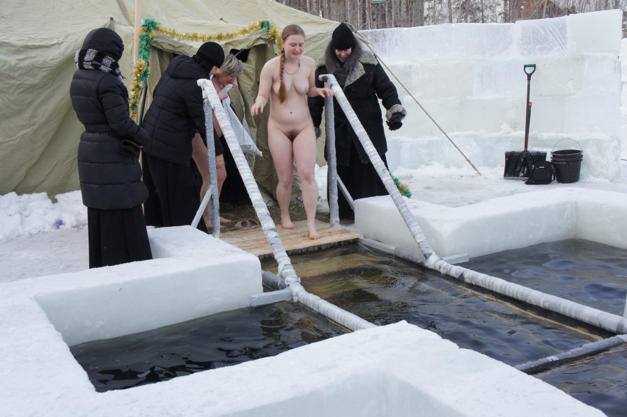 Крещенские купания в Нижнем белье